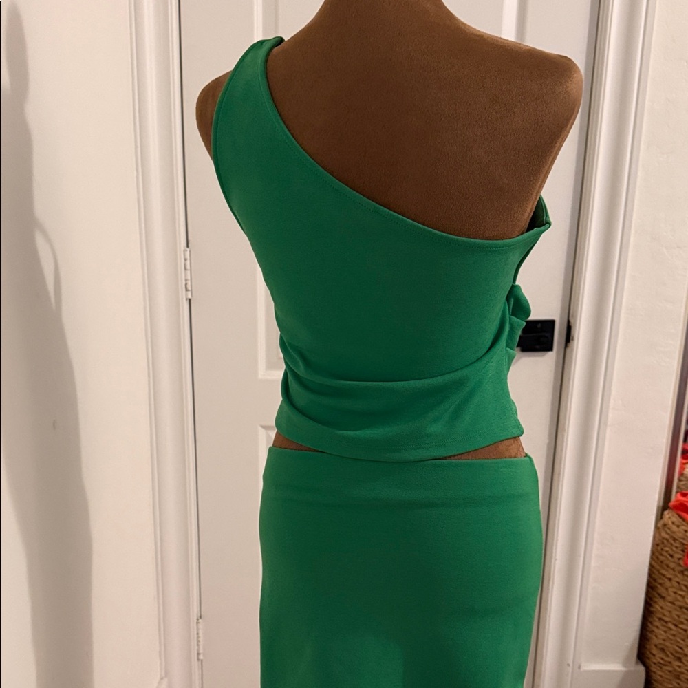 2 piece Green One-Shoulder Zara outfit - Picture 5 of 6